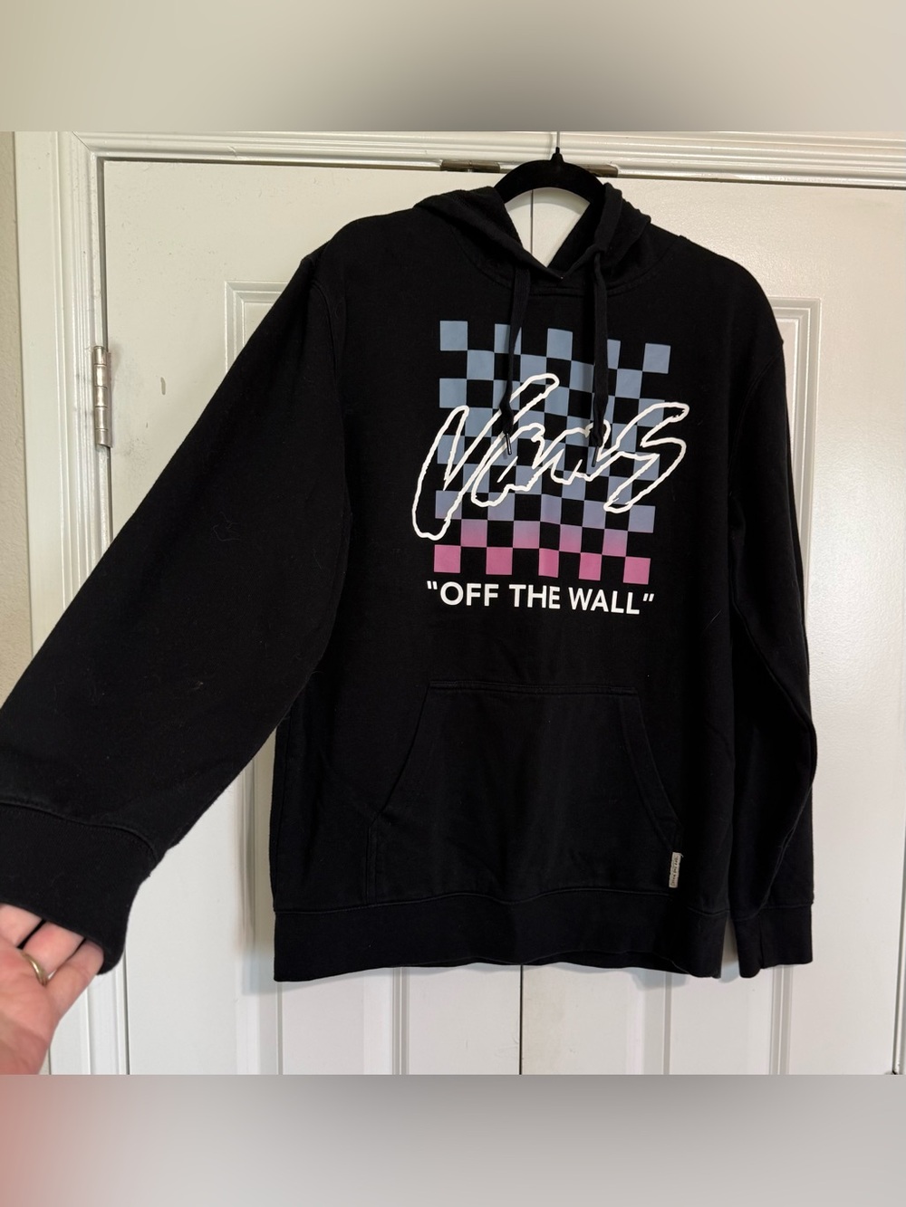 VANS SZ M Black Pullover Hoodie with Logo and Checkered Graphic ‘Off The Wall’